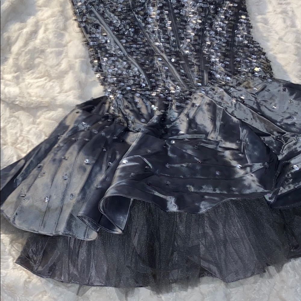 Fiesta prom dress - Picture 3 of 8